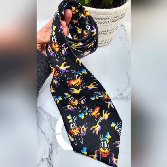 Disney | Goofy watercolors all-over print black colorful silk tie | unisex - Picture 1 of 5